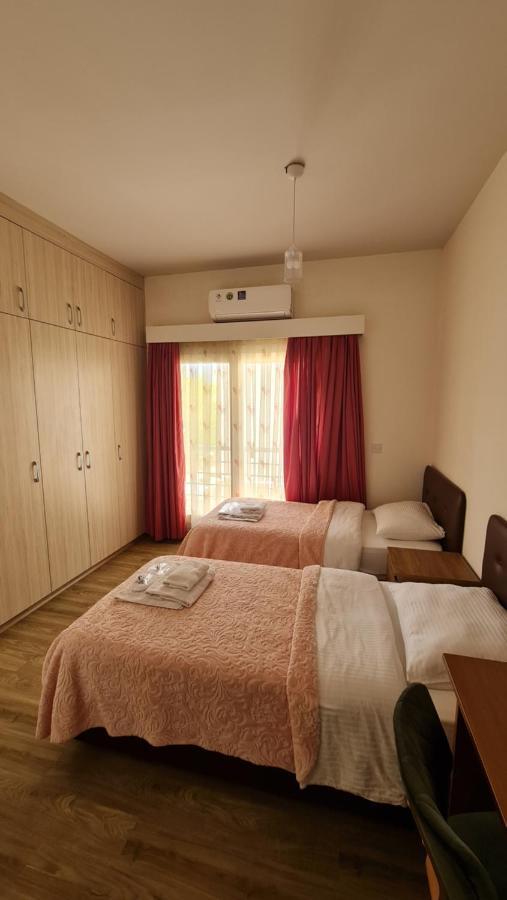 Oytam Apt Nicosia Exterior foto